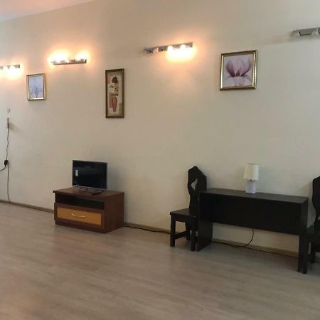 Mini-Hotel Verhovina Kiev Bagian luar foto