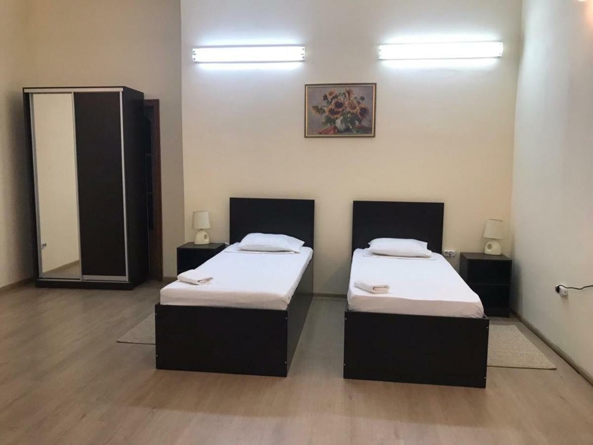 Mini-Hotel Verhovina Kiev Bagian luar foto